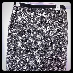 Fitted skirt